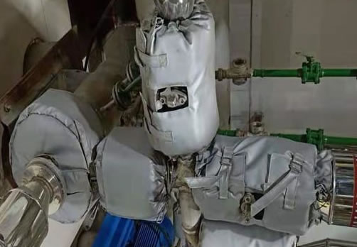 高溫管道<a href=http://m.renren8.cn/e/tags/?tagname=%E4%BF%9D%E6%B8%A9%E9%9A%94%E7%83%AD target=_blank class=infotextkey>保溫隔熱</a>衣