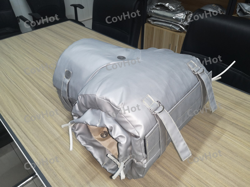 ? ? ? ?冬季氣溫逐漸變冷，我們大家自覺不自覺的都穿上了厚厚的衣服御寒。那么問題來了，我們的設備是否“穿暖”了？要不要穿些東西？穿哪些可以溫暖過冬？ ? ? ? ?石油，電力，化工等很多行業裝置每年冬季都會開展設備防凝凍工作，目的就是不凍壞一臺設備、一條管線。設備凝凍只是因為環境溫度的降低，解決這個問題常規來說不外乎就是做保溫。 ? ? ? ?為此，科好特開發了可以與閥門及設備一同工作的可拆裝保溫產品，安裝和拆卸變得容易，可反復使用。<a href=http://m.renren8.cn/e/tags/?tagname=%E9%98%80%E9%97%A8%E4%BF%9D%E6%B8%A9 target=_blank class=infotextkey>閥門保溫</a>產品用材屬于輕質柔性無石棉材料，在高度復雜和狹窄的區域同樣可以很好使用，無論是截止閥、球閥等均可安裝。通常用戶只需提供閥門名稱型號和同一型號數量清單即可訂購相應的可拆卸<a href=http://m.renren8.cn/e/tags/?tagname=%E9%98%80%E9%97%A8%E4%BF%9D%E6%B8%A9%E5%A5%97 target=_blank class=infotextkey><a href=http://m.renren8.cn/e/tags/?tagname=%E9%98%80%E9%97%A8%E4%BF%9D%E6%B8%A9 target=_blank class=infotextkey>閥門保溫</a>套</a>了，特殊類型需要提供詳細規格或尺寸。可拆卸<a href=http://m.renren8.cn/e/tags/?tagname=%E9%98%80%E9%97%A8%E4%BF%9D%E6%B8%A9 target=_blank class=infotextkey>閥門保溫</a>產品外觀漂亮整潔、表面可擦洗，環保，無污染。 ? ? ? ?給閥門穿上“保暖衣”，給企業“錦上添花”！